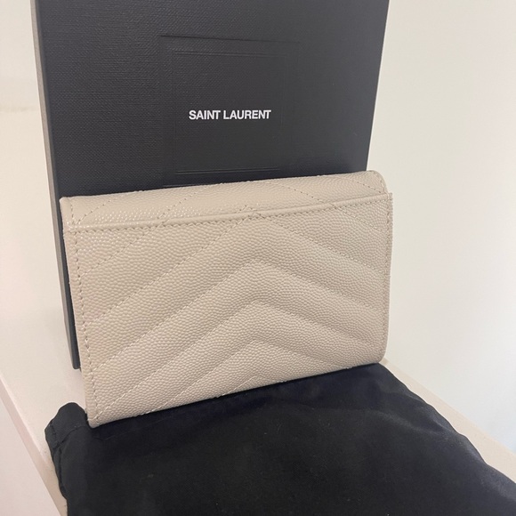❌SOLD❌ YSL Envelope Wallet - Picture 10 of 11